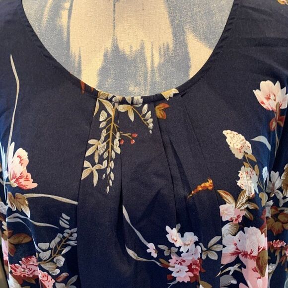 Shein Curve black floral tulip sleeve top 4XL - Picture 2 of 8